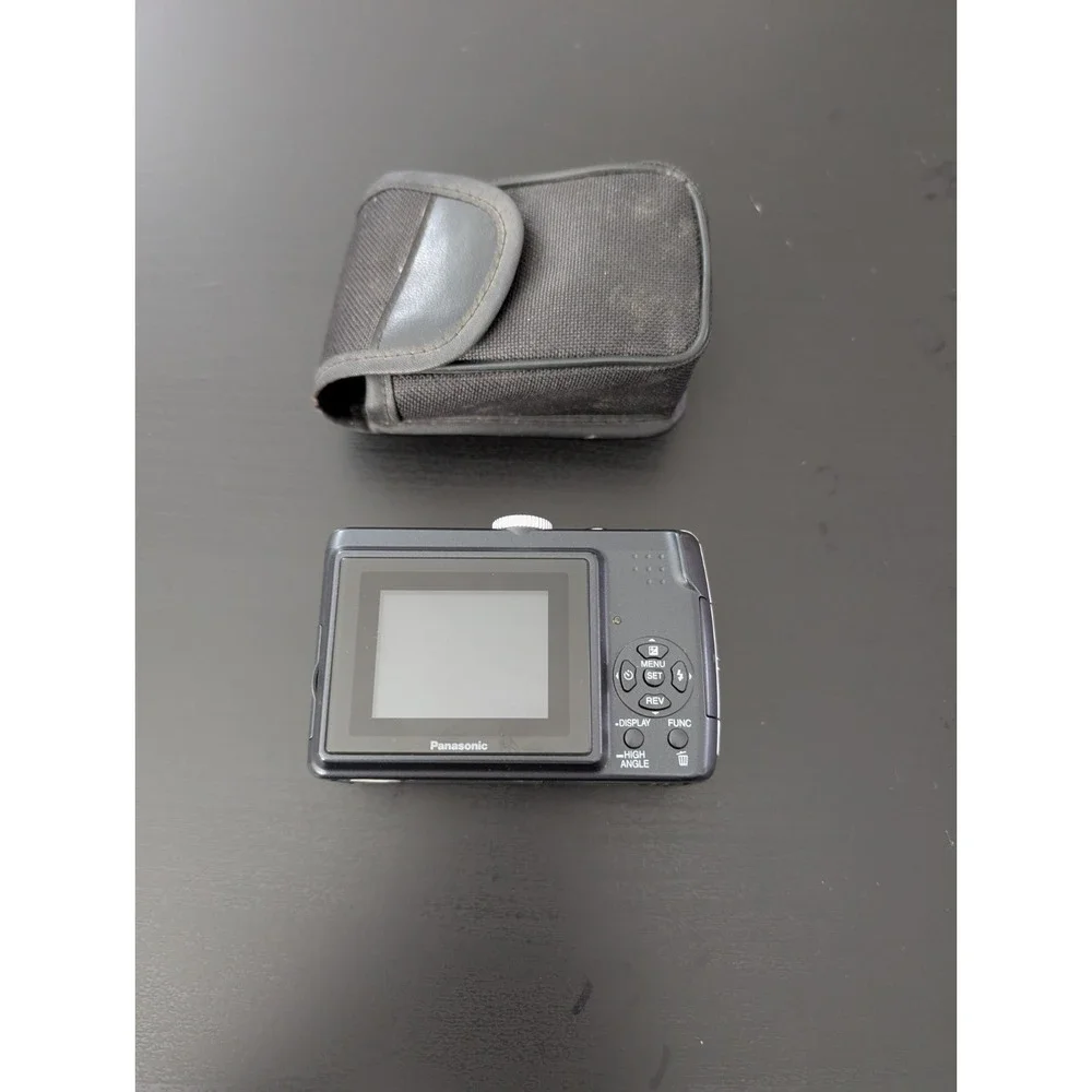Panasonic‎ Lumix DMC-LZ6 Digital Camera  7.2 MP 6x Optical Zoom With Case